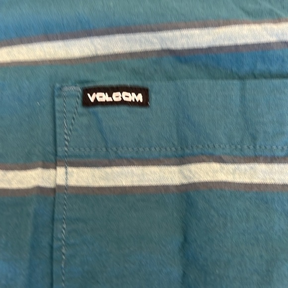 Boys XL Volcom teal blue with gray striped button up short sleeve shirt - Picture 2 of 5